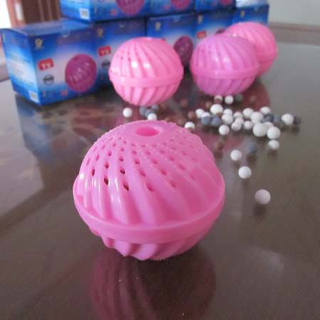 Free powder laundry ball